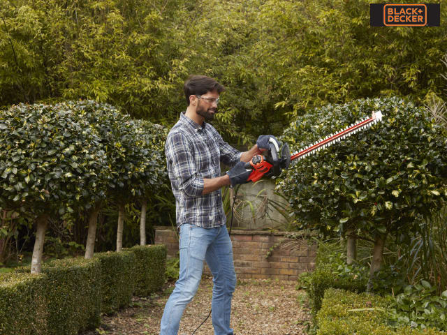 BLACK + DECKER BEHTS401 Hedge Strimmer® with Saw Blade 55cm 500W 240V