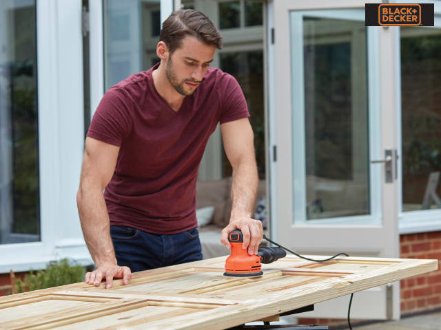 BLACK + DECKER BEW210 Heritage Random Orbital Sander 230W 240V