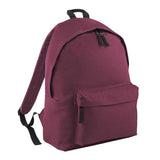 Zippered main compartment