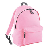 Zippered main compartment