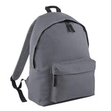 Zippered main compartment