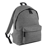 Zippered main compartment