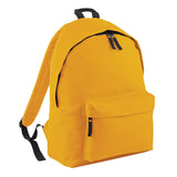 Zippered main compartment