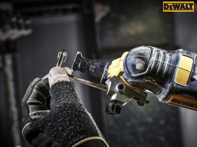 DEWALT DCS355M2 XR Brushless Oscillating Multi-Tool 18V 2 x 4.0Ah Li-ion