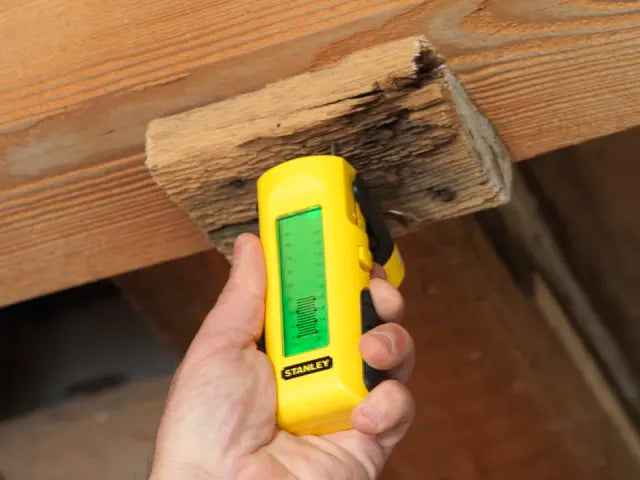 STANLEY® Intelli Tools Moisture Meter