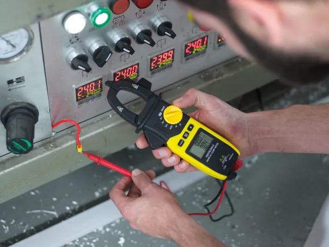 STANLEY® Intelli Tools FatMax® Smart Clamp Digital Multimeter
