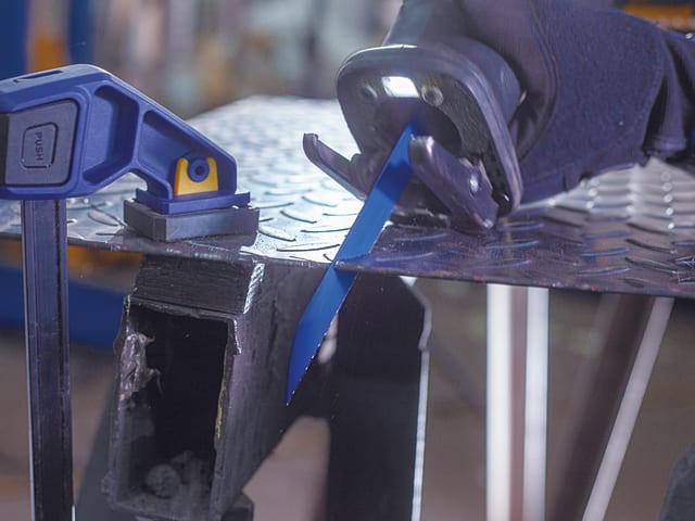 IRWIN® 818R Sabre Saw Blade Metal Cutting 200mm 18 TPI Pack of 5