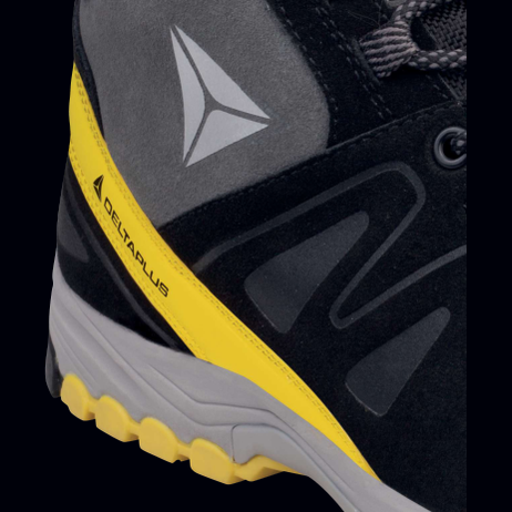 Delta Plus MANHATTAN S3 SRC – Slip-Resistant and Antistatic Safety Shoes