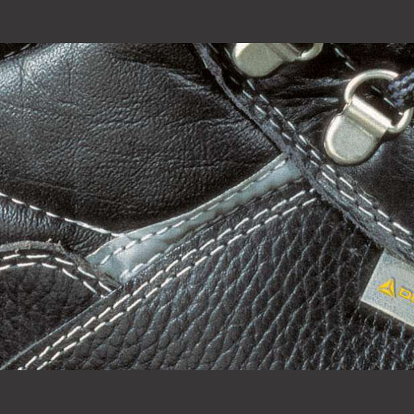 Delta Plus MONTBRUN S3 SRC Work Shoe – Durable, Comfortable & Slip-Resistant