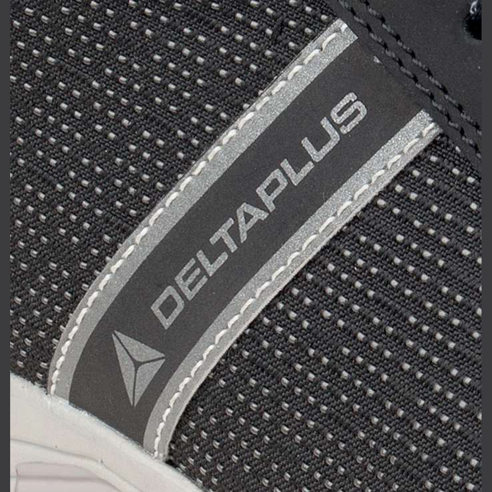 Delta Plus BOSTON S1P SRC Lightweight Safety Shoes – Sporty, Durable & Metal-Free