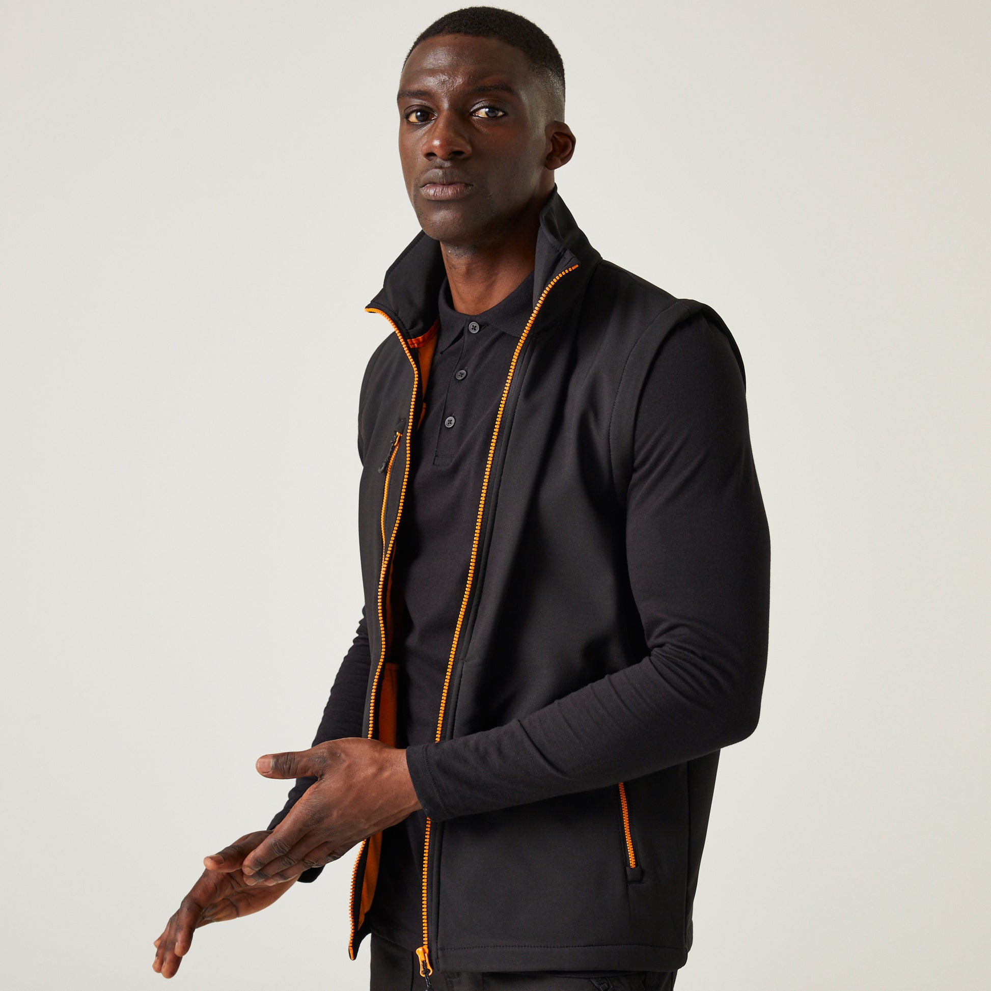 #colour_black-orange-pop