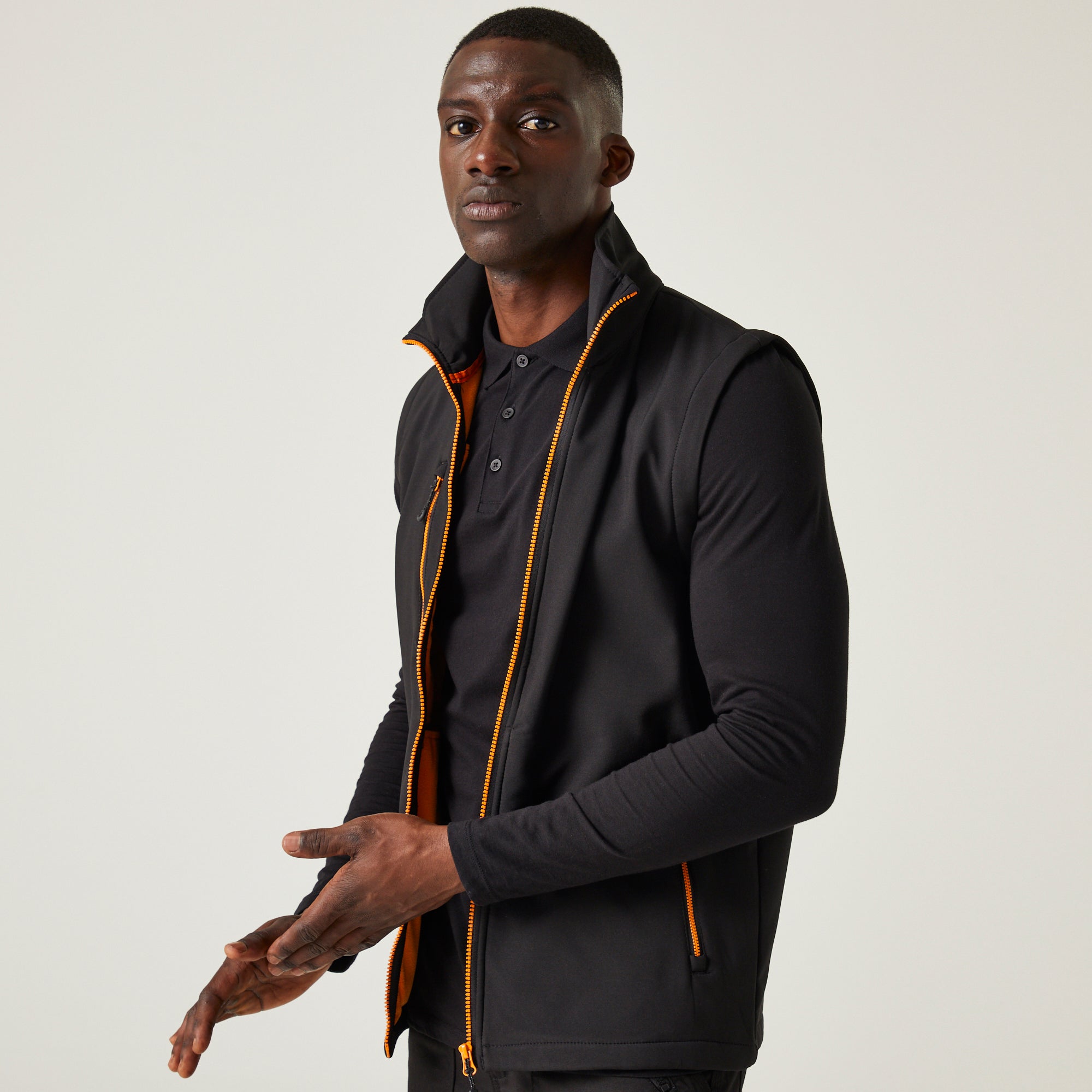 #colour_black-orange-pop