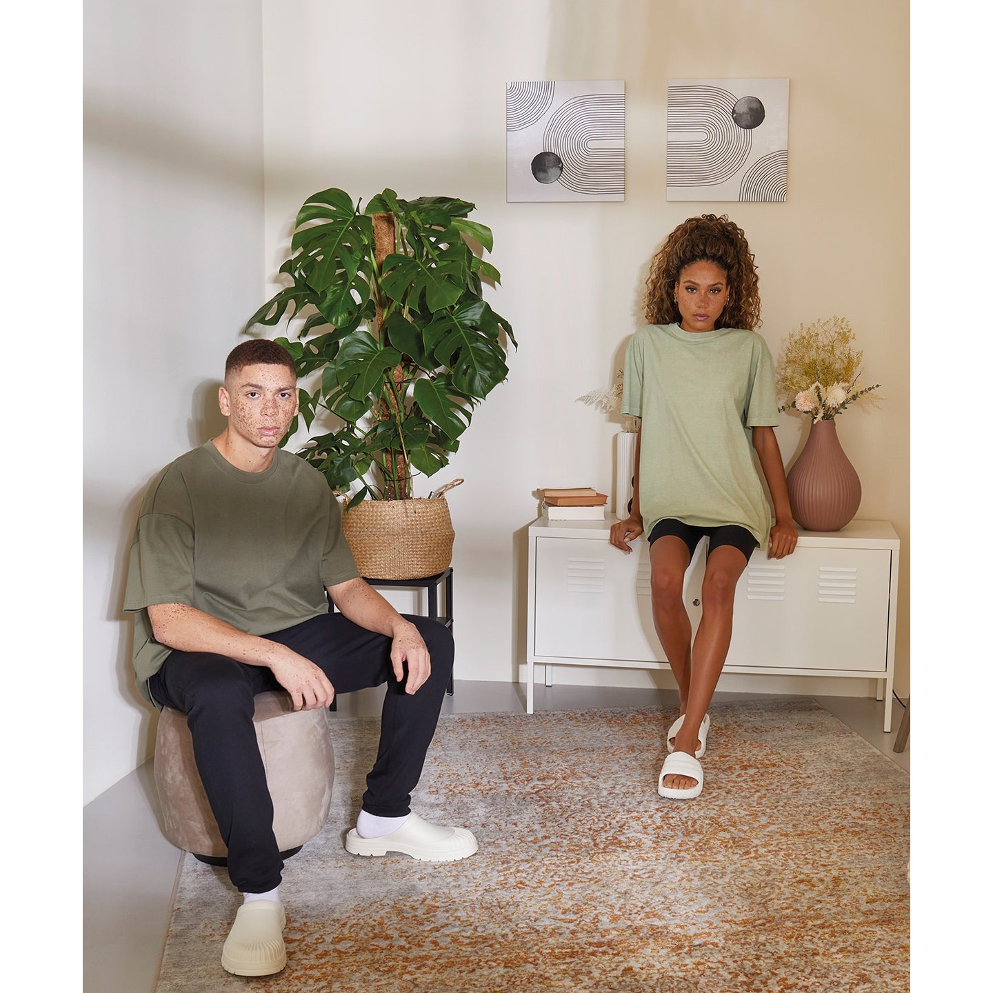 Build Your Brand Women's Oversized Acid Wash Tee