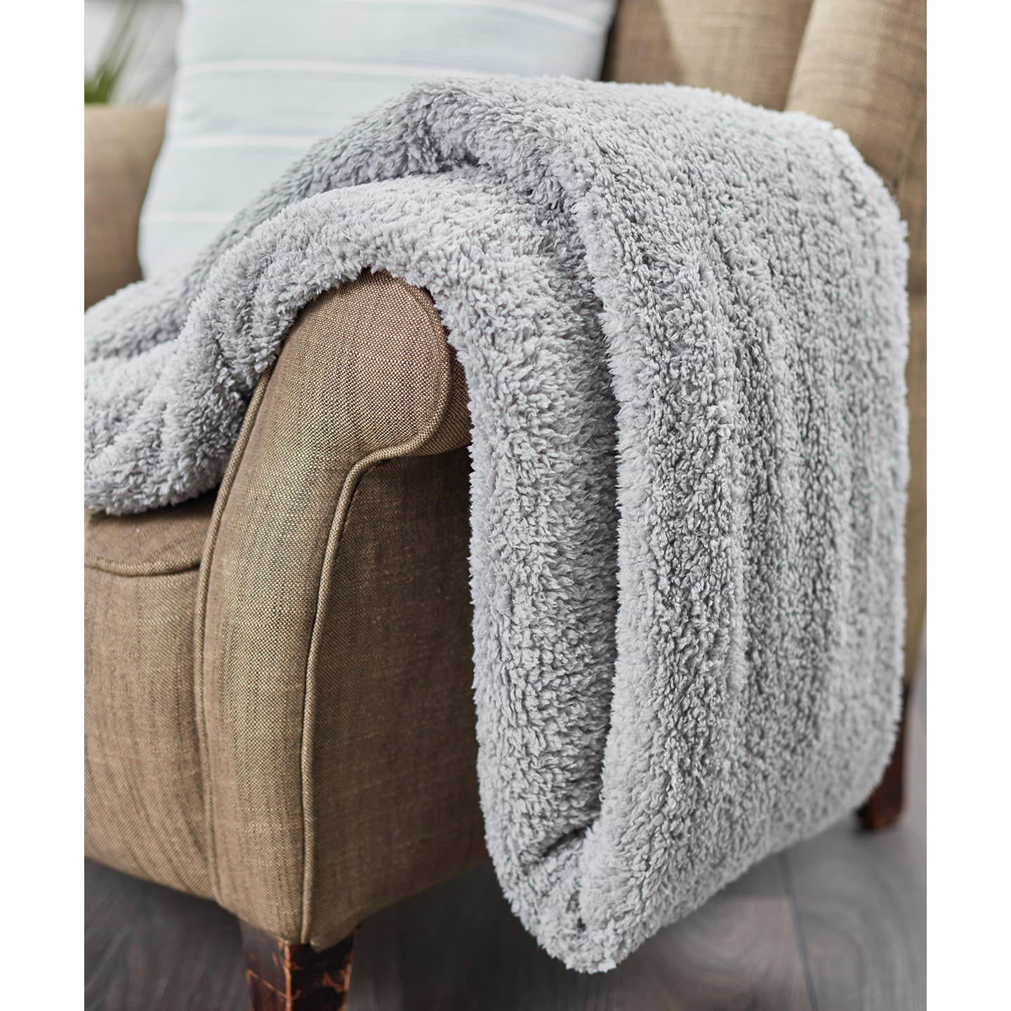 Ribbon The Ribbon Teddy Bear Fabric Throw