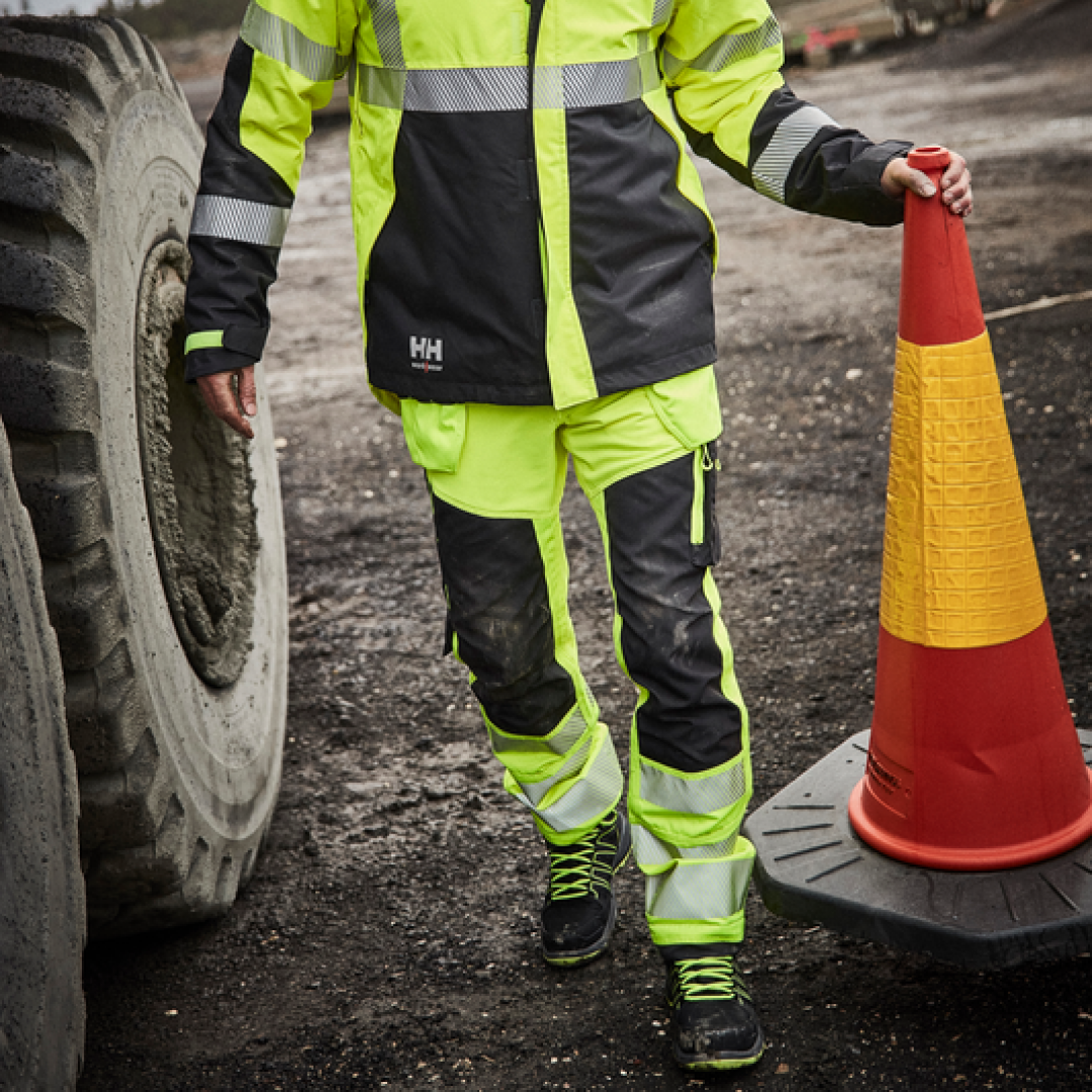 #colour_black-yellow