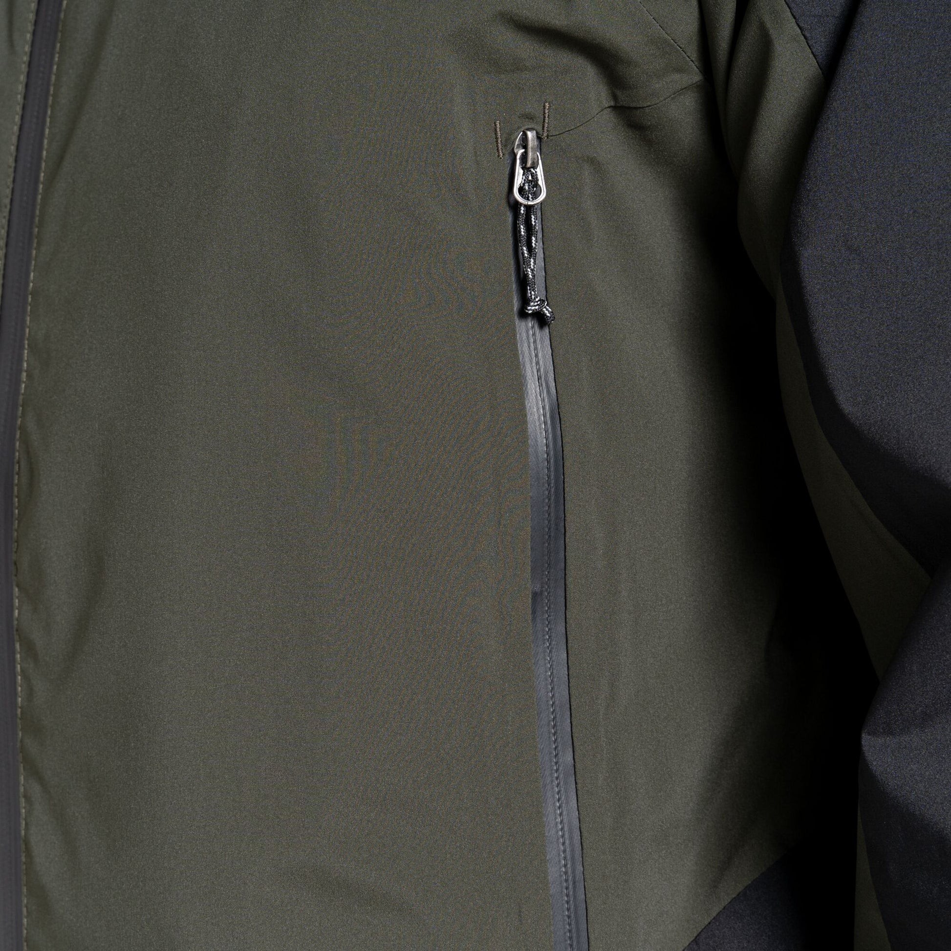 #colour_dark-cedar-green-black