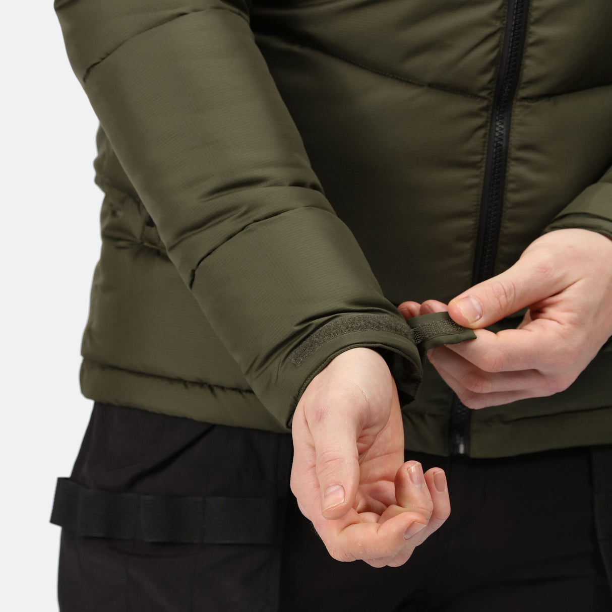 #colour_dark-khaki-black